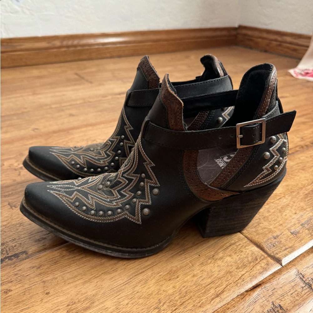 Durango Black and Brown Embroidered Ankle Boots
